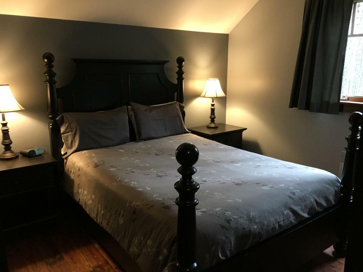 B&B Au Petit Marigot Mont-Tremblant Oda fotoğraf